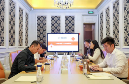 雙方就產(chǎn)業(yè)互聯(lián)網(wǎng)前沿趨勢、跨境產(chǎn)業(yè)協(xié)同創(chuàng)新、產(chǎn)融結(jié)合戰(zhàn)略布局等領(lǐng)域展開了富有建設(shè)性的深度研討與戰(zhàn)略對話。